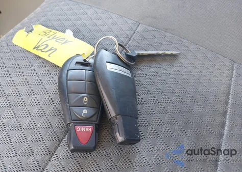 2008 Chrysler Town & Country Lx z USA, uszkodzony, nr VIN 2A8HR44H18R138575